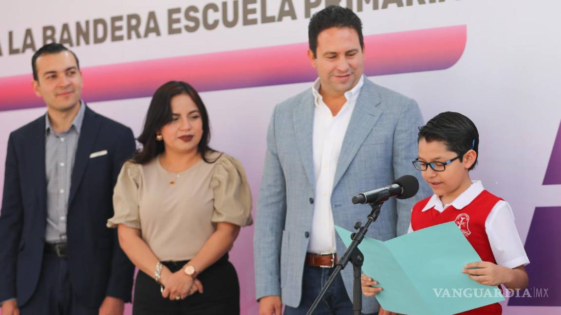 $!Kian Alejandro Ramos Martínez, alumno de cuarto grado, expresó un mensaje a nombre de sus compañeros.