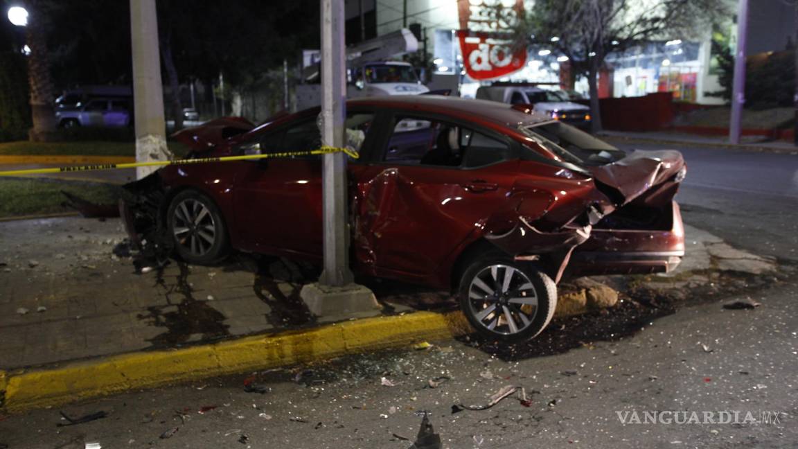 Accidente en Periférico LEA deja cuantiosos daños materiales