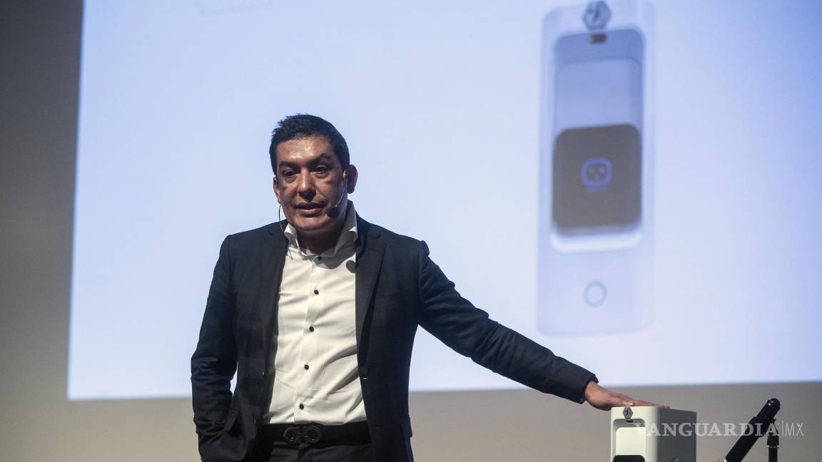 $!El presidente y fundador del Instituto Traslacional de Singularidad Genómica (Itrasig) doctor Octavio García en la Ciudad de México (México).