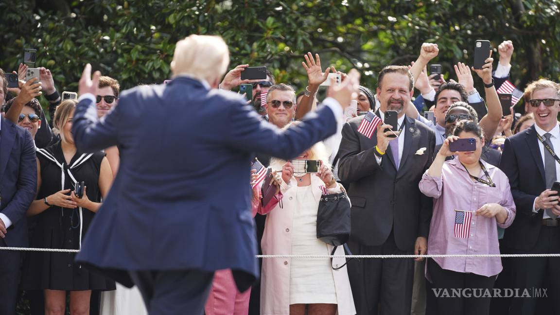 $!Donald Trump está construyendo un muro contra las importaciones, aranceles, alrededor de la economía de EU para proteger a la industria nacional.