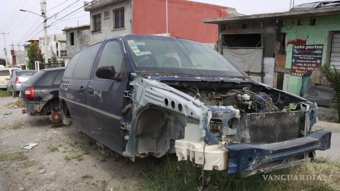 $!En la ciudad hay personas que venden coches chatarra de manera clandestina, pero solo hay cuatro empresas en Saltillo que lo hacen de manera correcta.