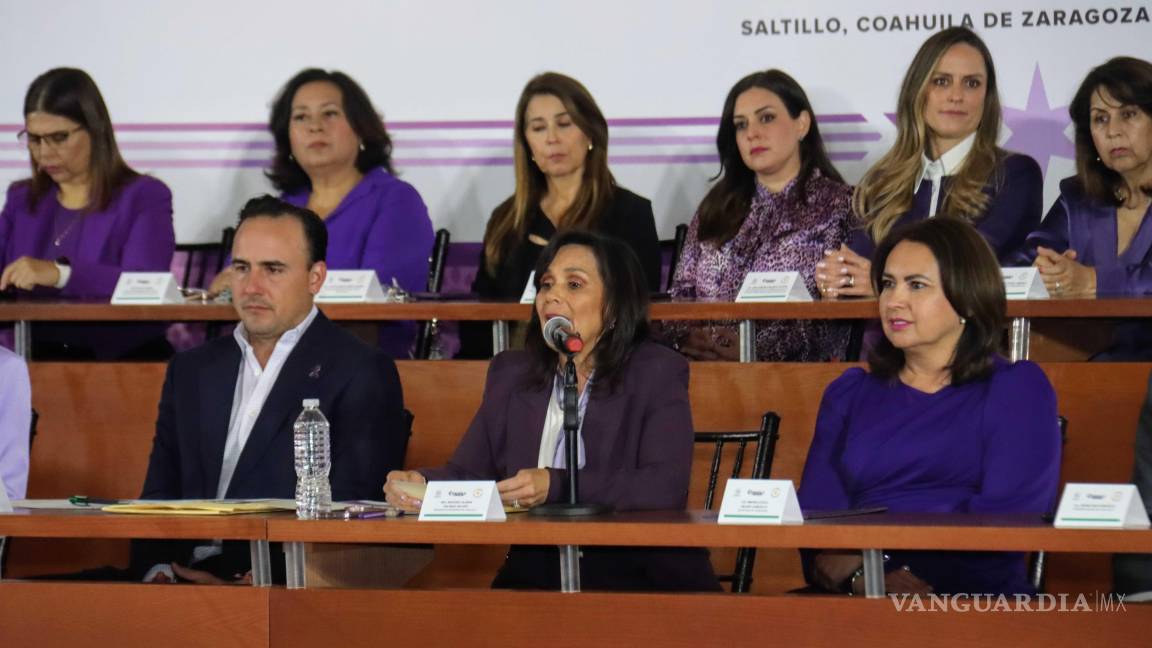 $!Liliana Salinas, presidenta honoraria del DIF Coahuila, anunció la creación de nuevos Centros de Atención e Integración Familiar (CAIF) para ampliar el acceso a servicios de apoyo psicológico y social para mujeres en situación de vulnerabilidad.