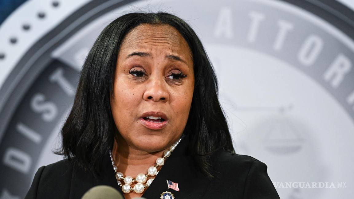 $!Fani Willis, fiscal de distrito del condado de Fulton, habla durante una conferencia de prensa en Atlanta.