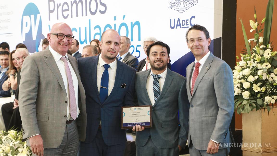 $!Arcsona fue otra de las empresas que recibió reconocimento.
