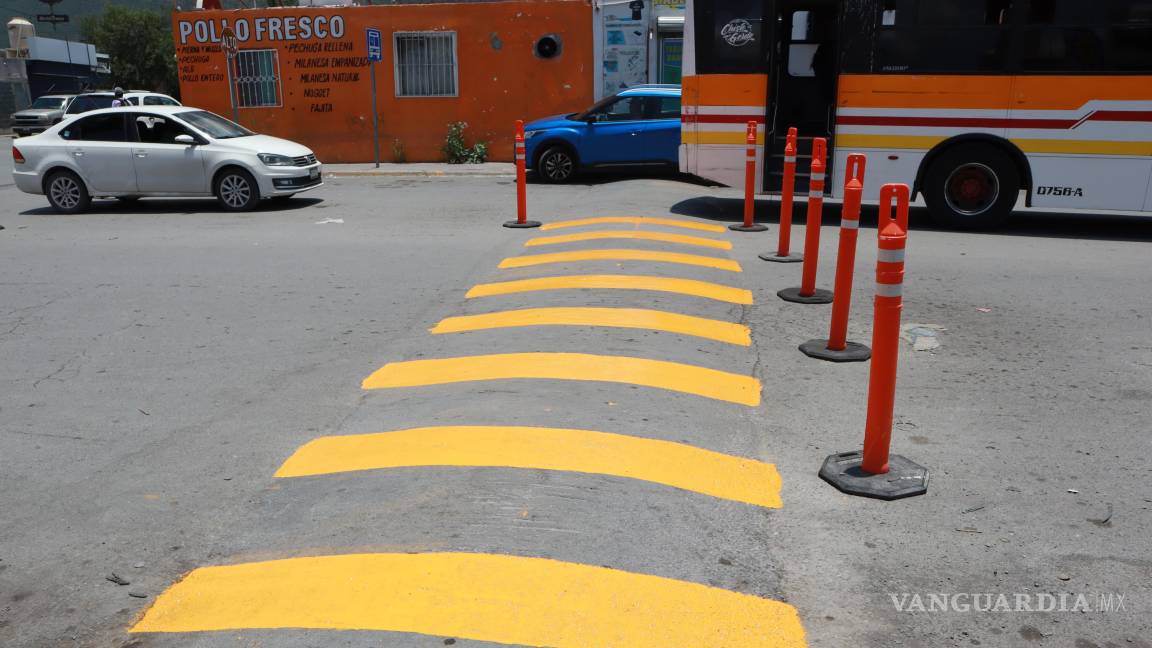 $!IMMUS mejora la seguridad vial con delimitación de cruces peatonales y reductores de velocidad.