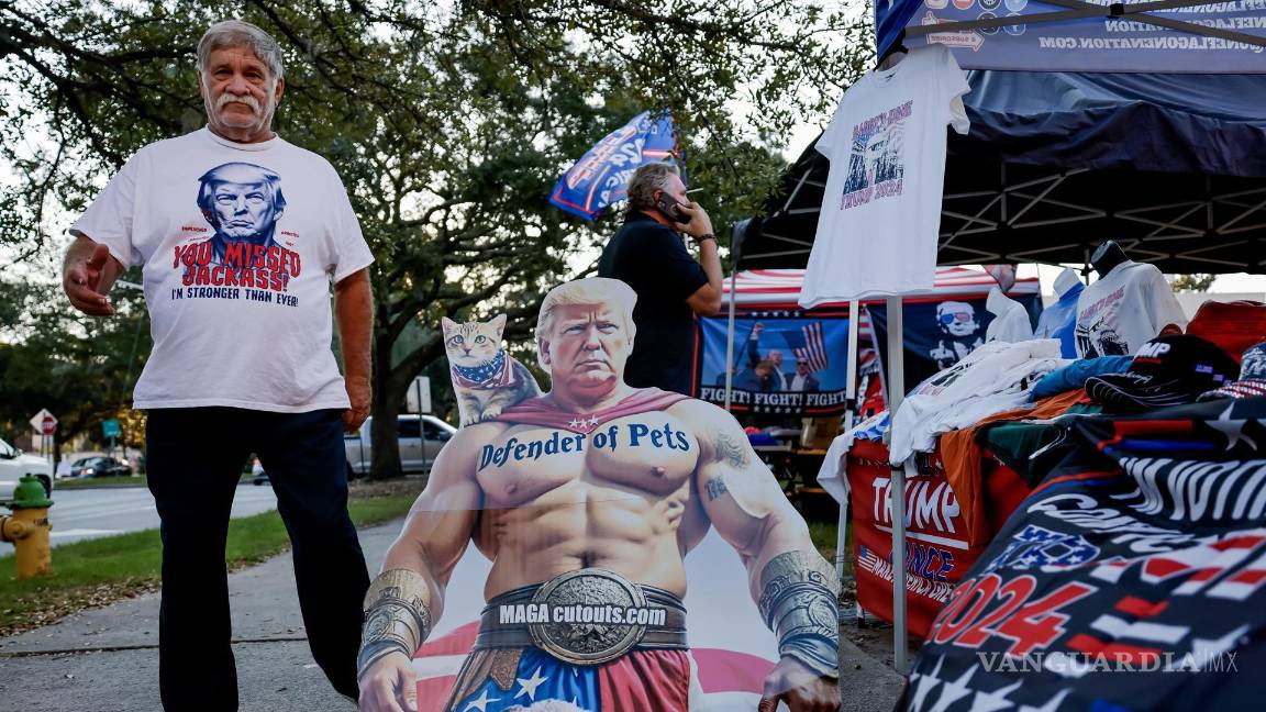 $!“Hay una cultura de la personalidad en torno a Trump que fomenta ese estilo de comunicación exagerado que convierte las cosas en memes cómicos”, Caleb Smith