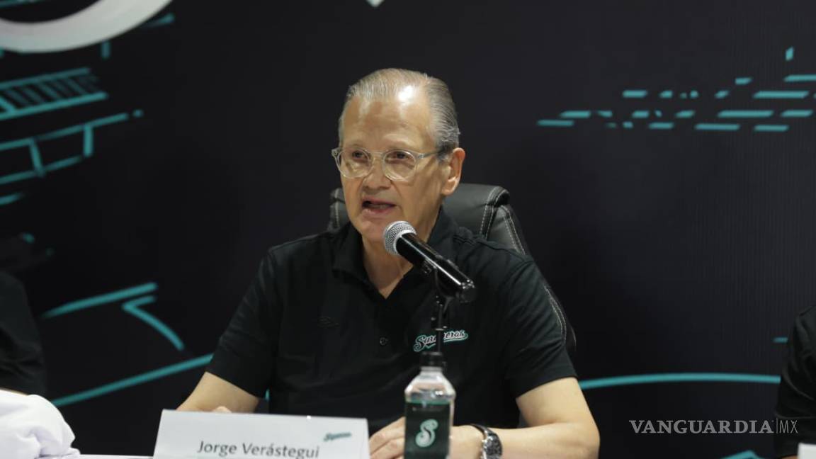 $!Durante la conferencia se anunciaron las mejoras al Estadio Francisco I. Madero, que incluyeron nuevo pasto sintético y renovación de butacas.