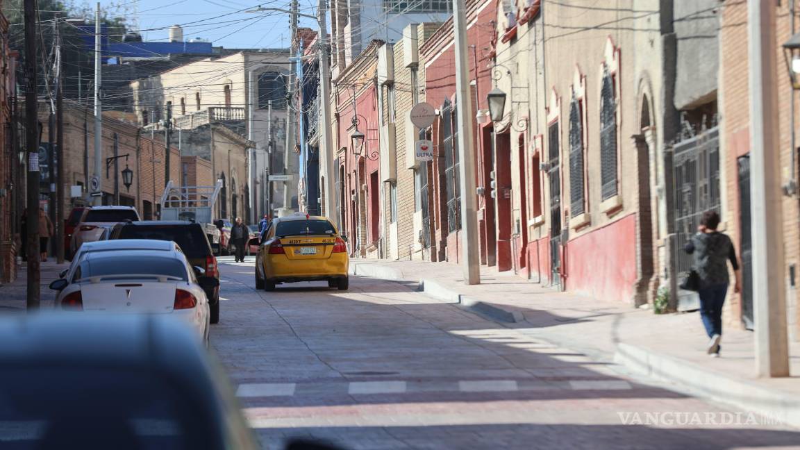 $!Mónica Amezcua, vecina del sector, subrayó la importancia de mejorar la vialidad para los habitantes, especialmente los adultos mayores, y expresó la necesidad de soluciones prácticas más allá de lo estético.