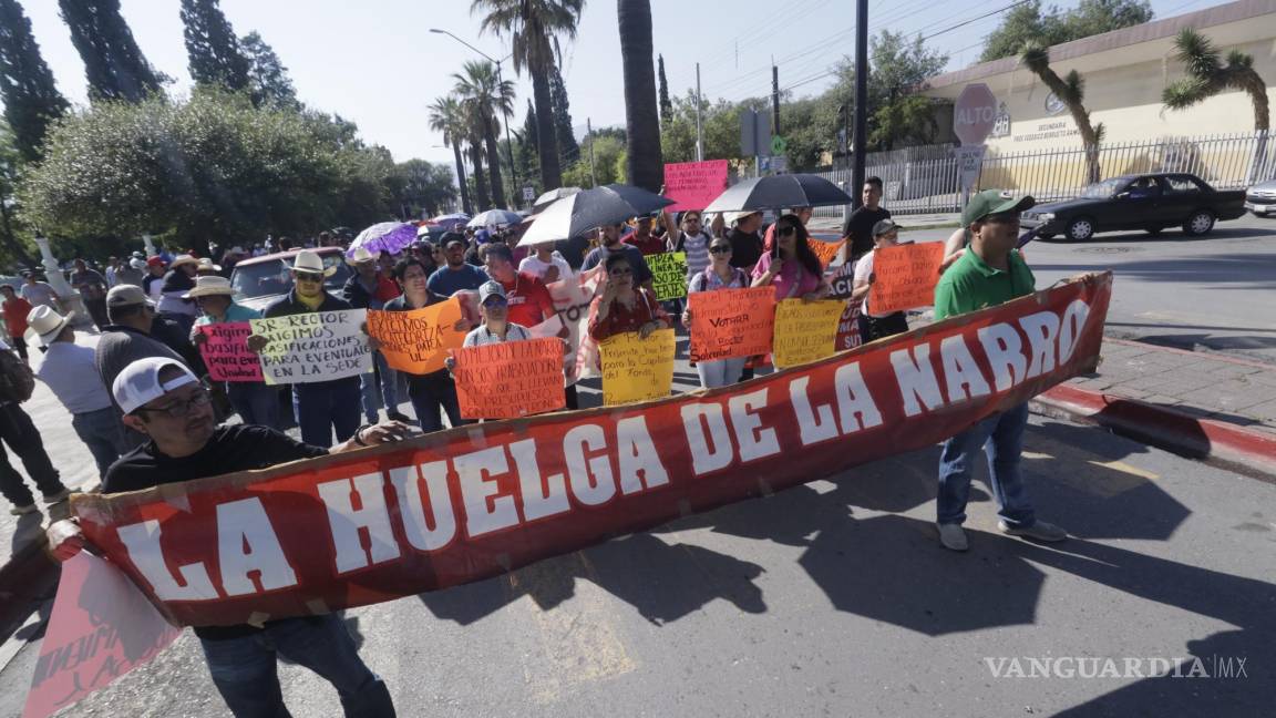 Trabajadores de la Narro se manifiestan en Saltillo