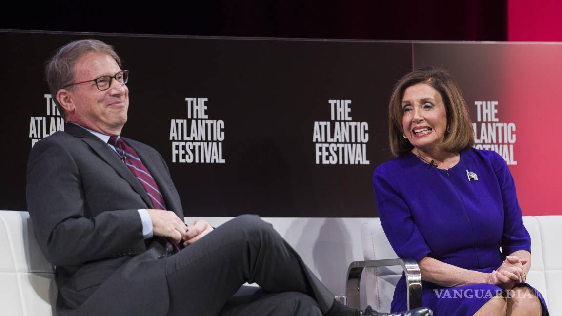 $!Jeffrey Goldberg, editor jefe de The Atlantic con la presidenta de la Cámara de Representantes, Nancy Pelosi, el 24 de septiembre de 2019.