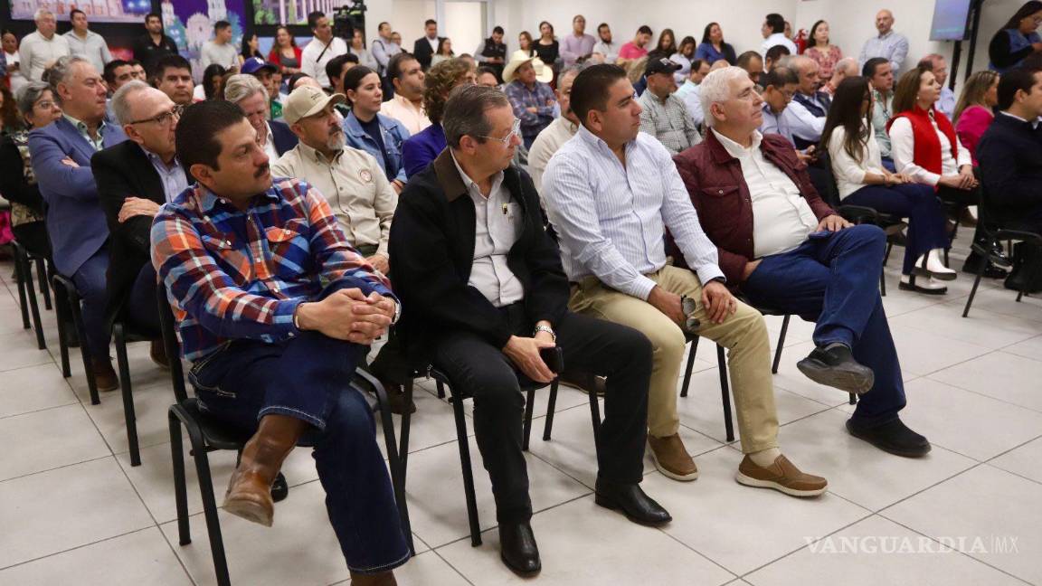 $!Representantes de Profauna y Conservación de San Lorenzo A.C., así como funcionarios municipales, asistieron a la presentación de la Estrategia de Adaptación Basada en Ecosistemas.
