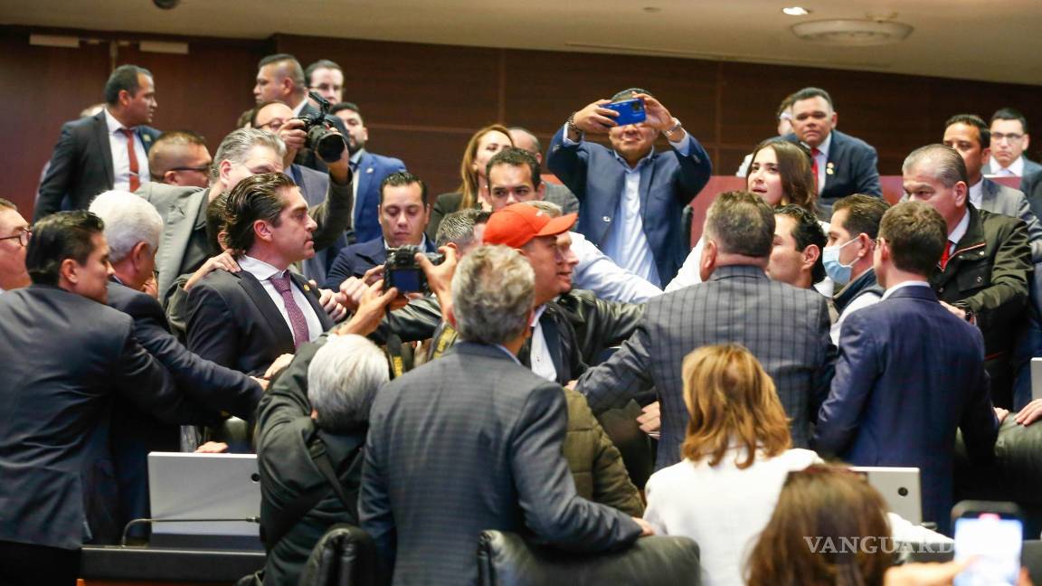 Se pronuncia Luis Fernando Salazar sobre altercado en el Senado: ‘Fue mi instinto proteger a un compañero’