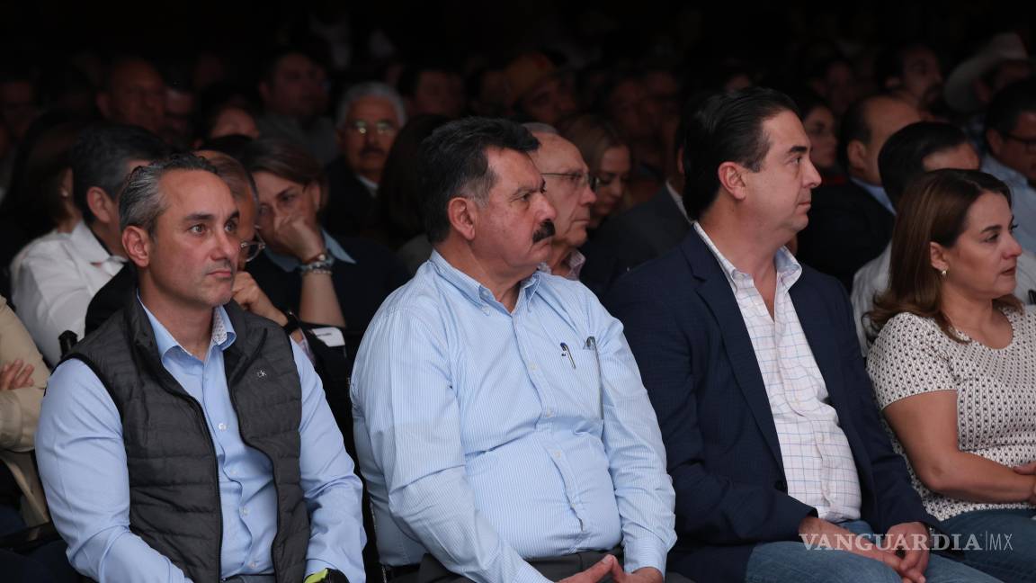 $!Ciudadanos y expertos coincidieron en la necesidad de digitalizar trámites para agilizar procesos y reducir la discrecionalidad en la administración pública.