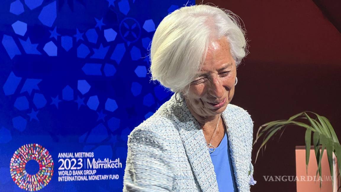 $!La presidenta del Banco Central Europeo, Christine Lagarde, saluda a los participantes en el marco de las reuniones anuales del Banco Mundial y del FMI.