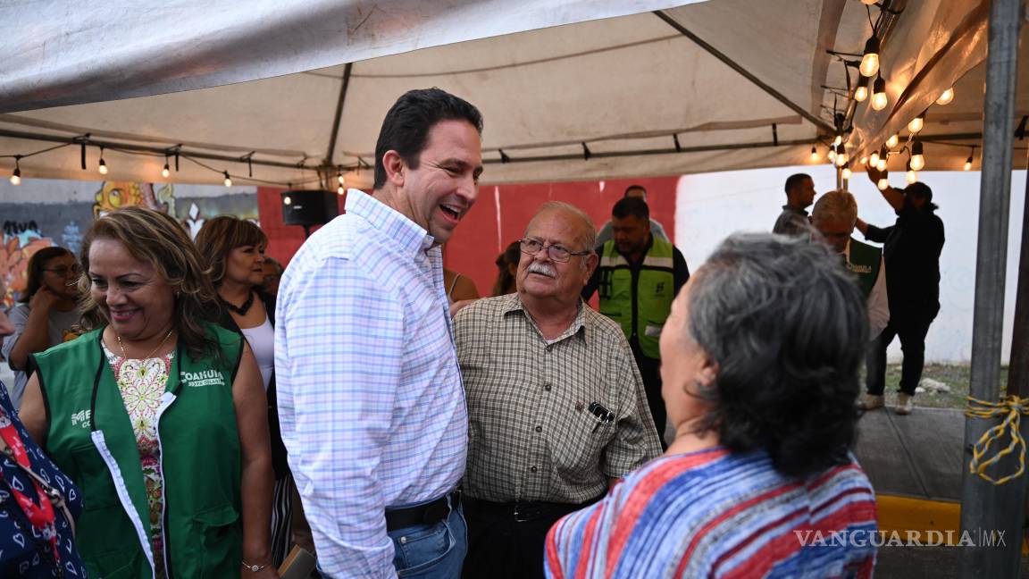 $!Durante la entrega, vecinos agradecieron al alcalde por cumplir compromisos y atender una demanda que llevaba años pendiente.