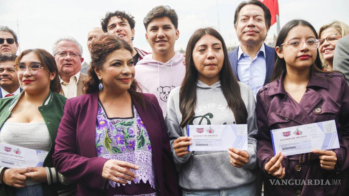 Brugada entrega 20 mil nuevas becas de transporte a estudiantes de universidades públicas