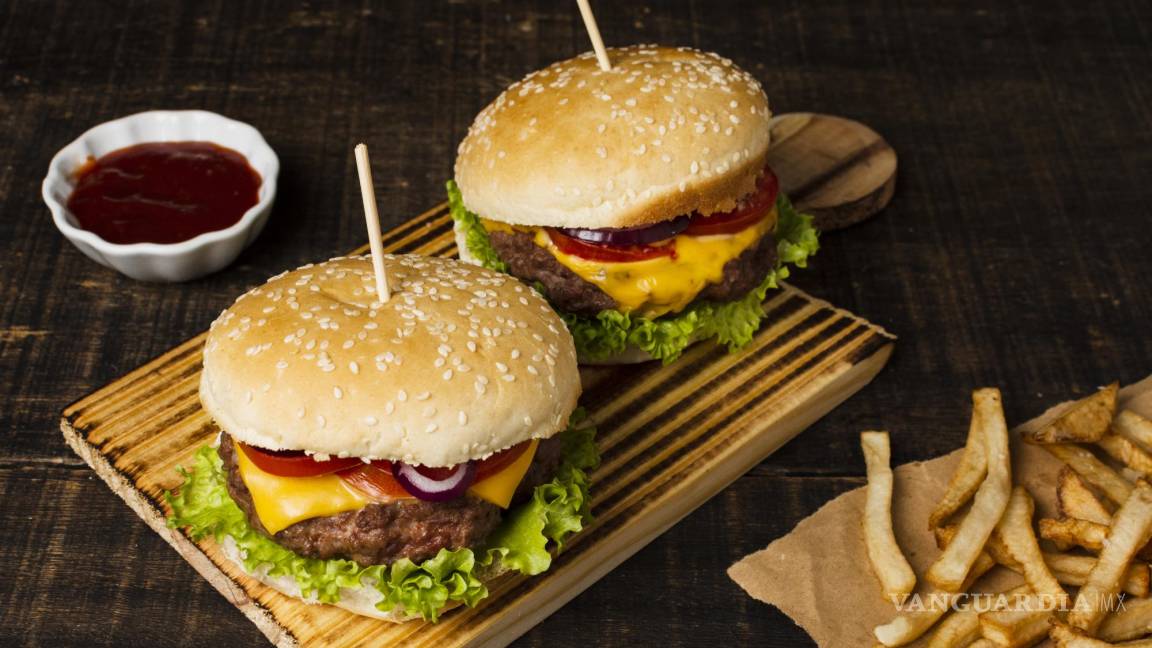 Con el alza de precios en pan, ¿subirán costos de hamburguesas y hot dogs en Saltillo?