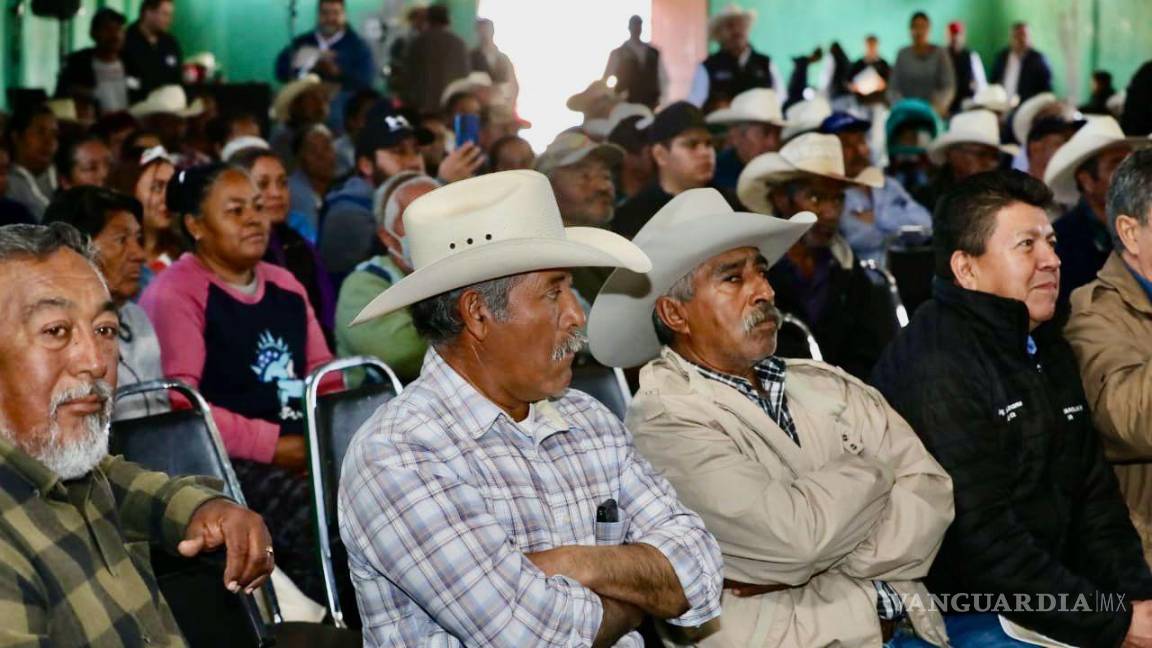 $!Habitantes de por lo menos 40 ejidos de Saltillo acudieron a la Jornada de Atención de Asuntos Agrarios en la comunidad de Presa de San Pedro.