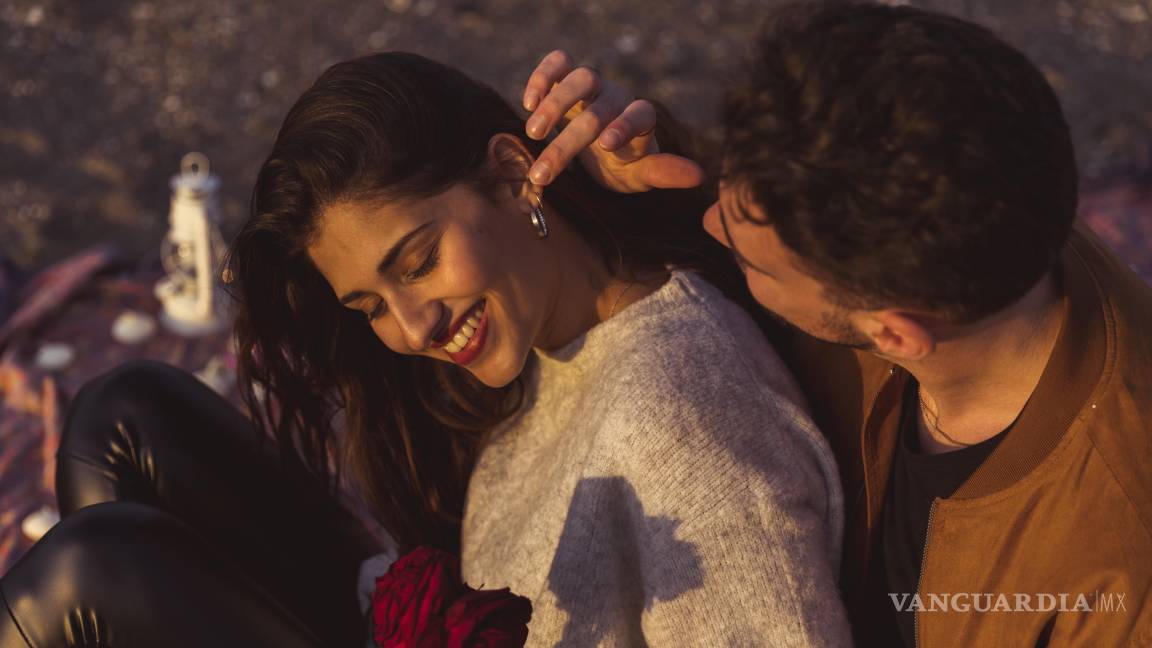 “Trato de princesa”: ¿un gesto romántico o una visión anticuada del amor? Esto opinan en redes