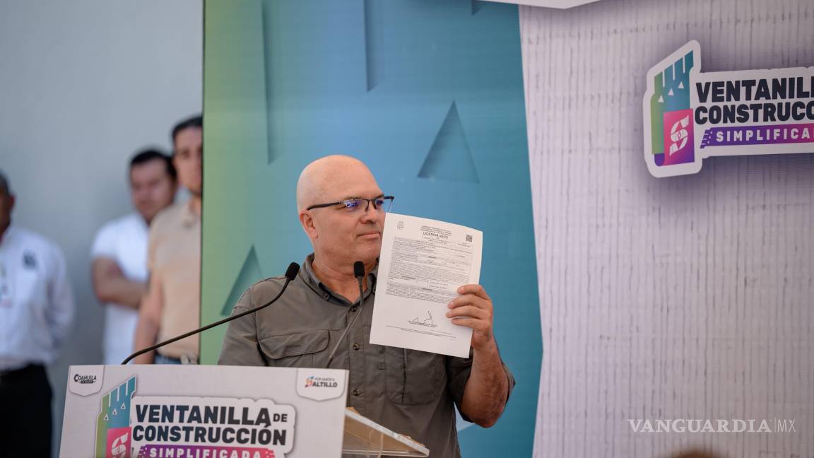 $!Oscar Alfonso García, gestor de trámites, compartió su experiencia como usuario del sistema: “Con una sola entrega de documentos obtuve mis dos licencias en menos de diez días”.