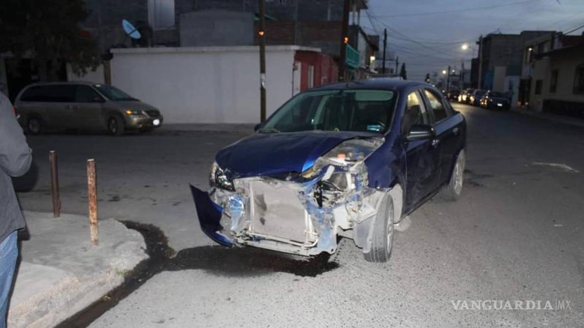 $!Los daños materiales del accidente suscitado en la colonia Topochico ascienden los 40 mil pesos.