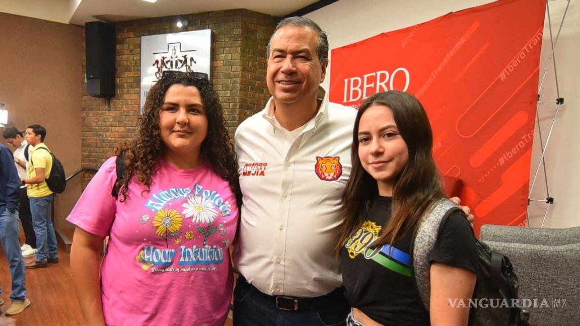 $!Ricardo Mejía Berdeja acudió a un encuentro con estudiantes en la Universidad Iberoamericana, en Torreón.