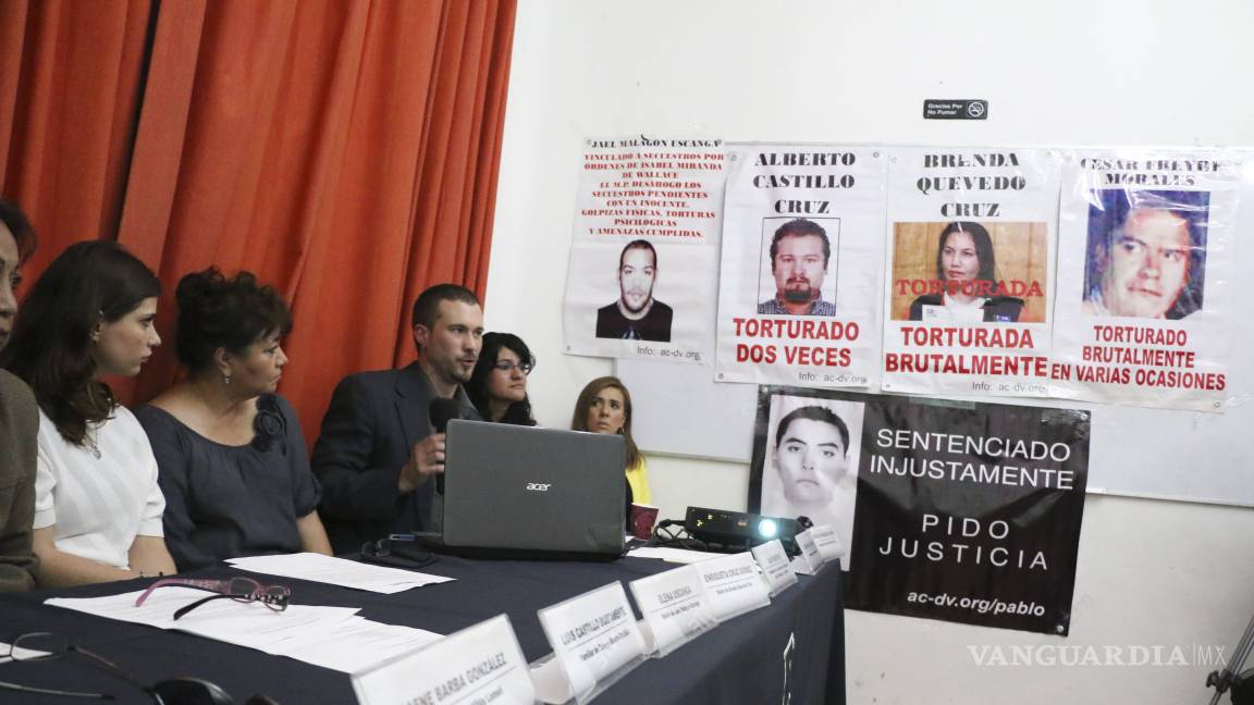 $!CIUDAD DE MÉXICO, 10 JULIO 2016.- La Asociación Canadiense por el Derecho y la Verdad encabezados por su presidente David Berthet acompañado por los familiares de los detenidos por el caso Wallace, denunciaron en conferencia de prensa la falsedad del posible secuestro de Hugo Alberto Miranda y declaraciones obtenidas bajo tortura de los posibles culpables así como pruebas fabricadas.