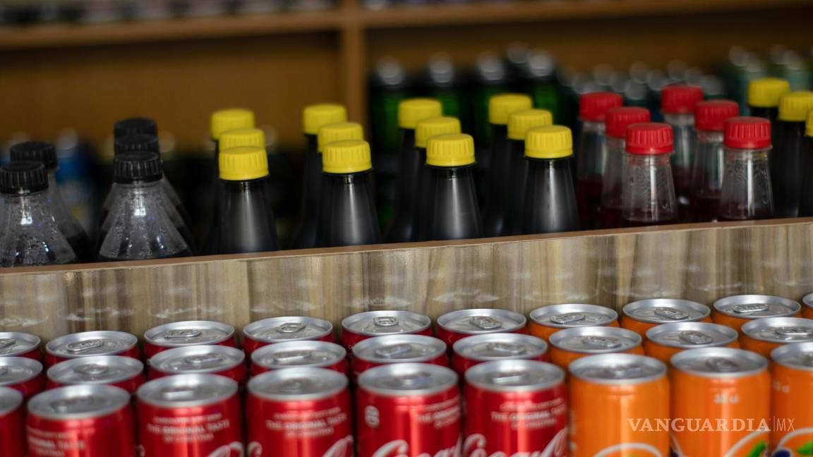 $!Refresco vs. Cerveza: ¿Qué bebida tiene más azúcar y cuál es más dañina para la salud?