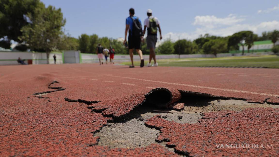 $!El próximo mes arrancará la rehabilitación de la pisa de atletismo del Estadio Olímpico de Saltillo.