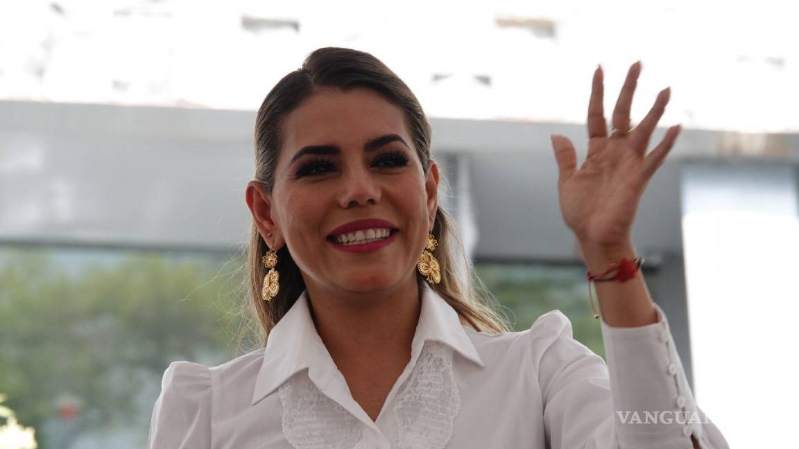 Defiende AMLO a Evelyn Salgado de críticas por ‘ausencia’ en Acapulco