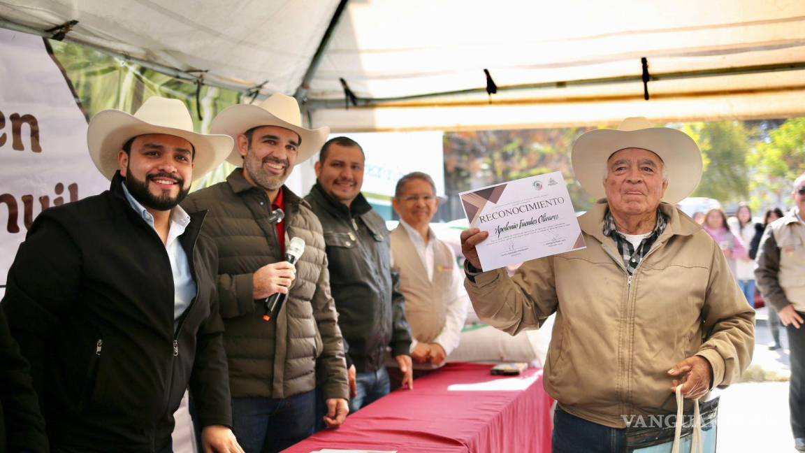 Entregan 5.4 toneladas de semilla a productores de Coahuila