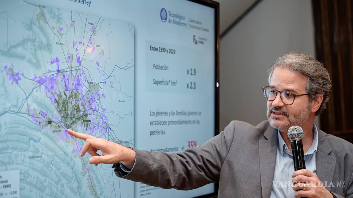 $!José Antonio Torre Medina, del Centro para el Futuro de las Ciudades del Tec de Monterrey, explicó que el abandono del centro responde a una pérdida progresiva de población, situación que se pretende revertir con planificación técnica y visión a largo plazo.