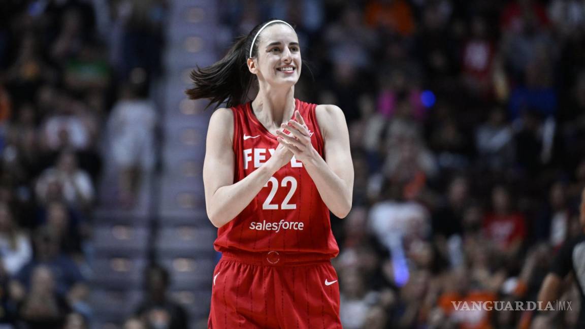 Caitlin Clark, estrella de las Fever, es nombrada novata del año de la WNBA