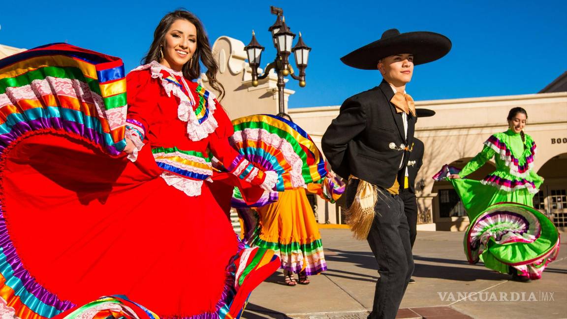 $!Pide a tus invitados que se vistan como figuras históricas o en atuendos tradicionales mexicanos.