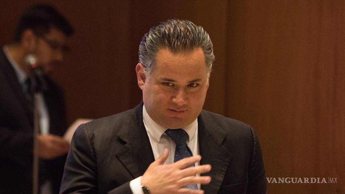 Acusan a Santiago Nieto de generar esquema de corrupción; él responde