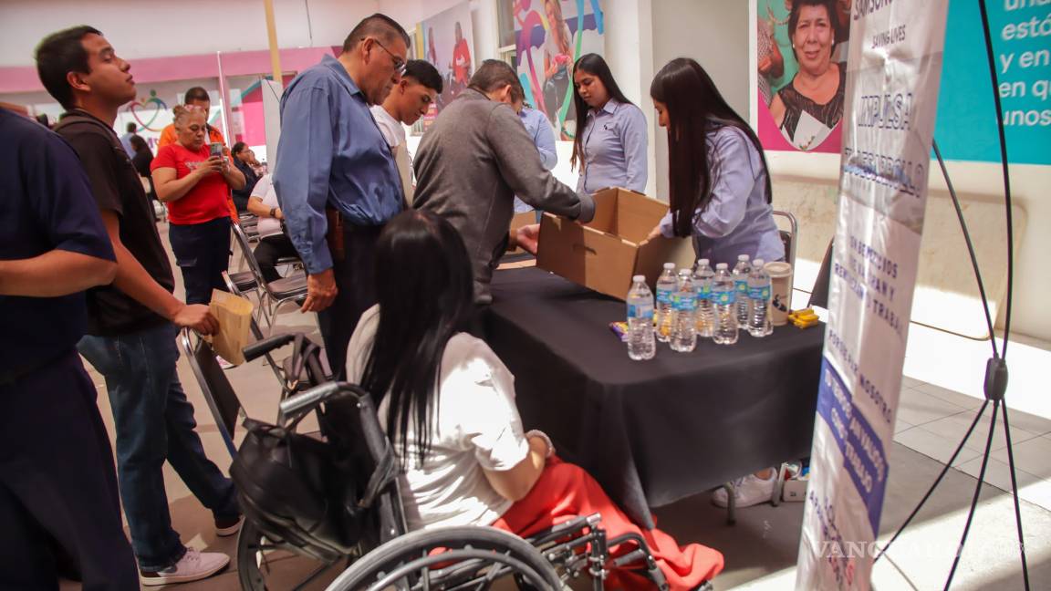 $!Empresas como Lear, Borgwarner y General Motors Ramos Arizpe estuvieron presentes en la Feria del Empleo para personas con discapacidad, ofreciendo oportunidades laborales inclusivas.
