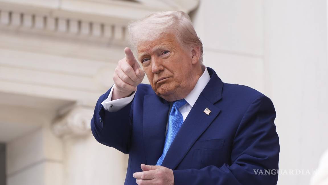 Cuestiona Donald Trump cifra de estudiantes extranjeros en Harvard: ‘Debería ser solo 15%’