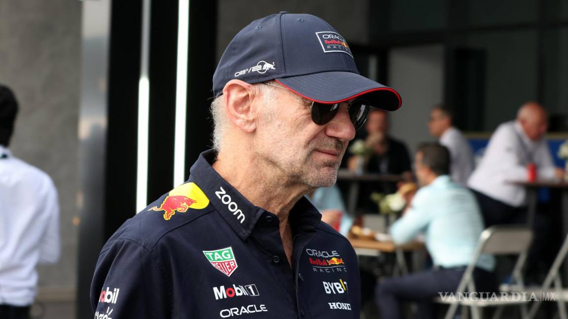 Adrian Newey deja a Red Bull tras 17 años, ‘culpable’ del subcampeonato de Checo Pérez