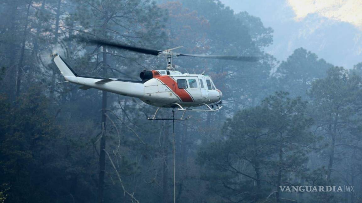 Nuevo León: Combaten más de 150 brigadistas incendio forestal en la sierra de Santiago