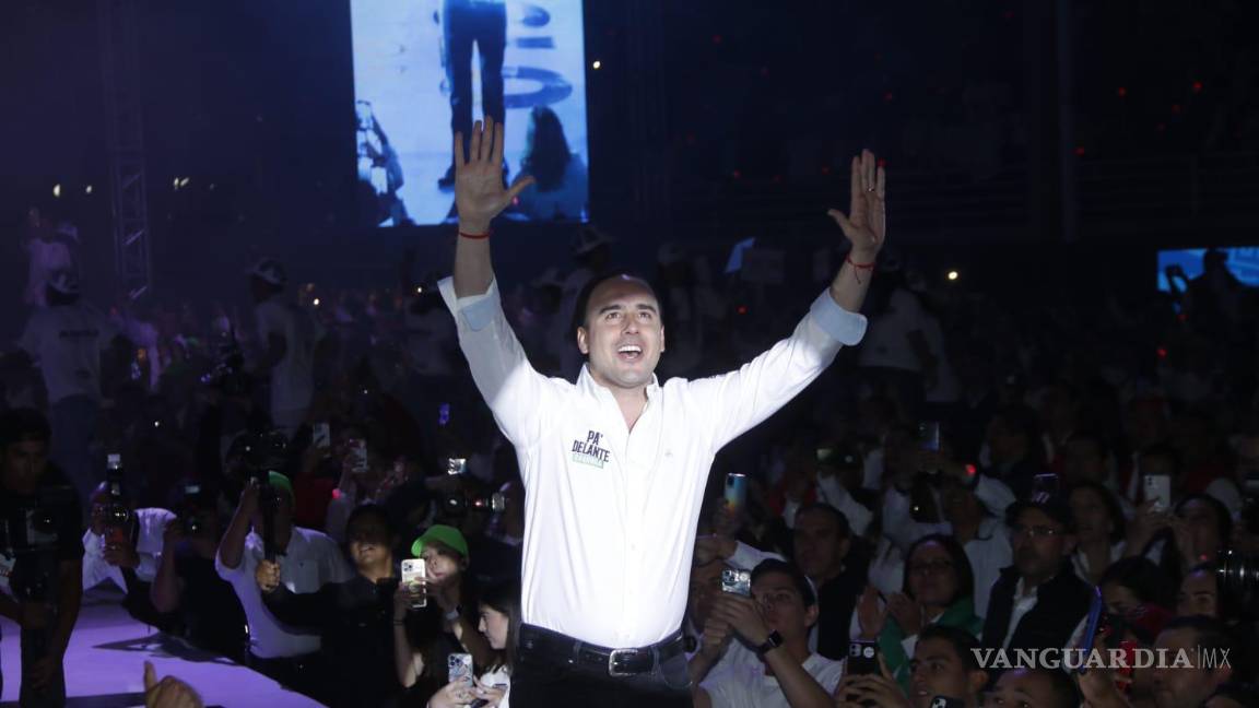 $!“¡Manolo, Manolo, Manolo, tienes todo nuestro apoyo!”, gritaban simpatizantes y afiliados a los partidos.