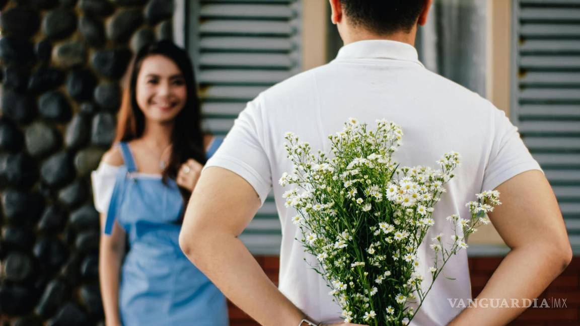 ¿Te está enviando señales? Descubre cómo saber si alguien está enamorado de ti