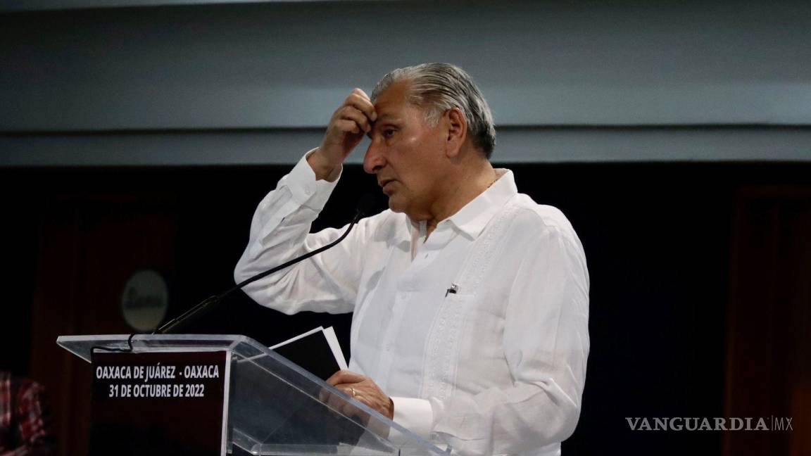 $!El funcionario federal estuvo acompañado del gobernador electo de Oaxaca, Salomón Jara Cruz, diputados, funcionarios y militantes morenistas.