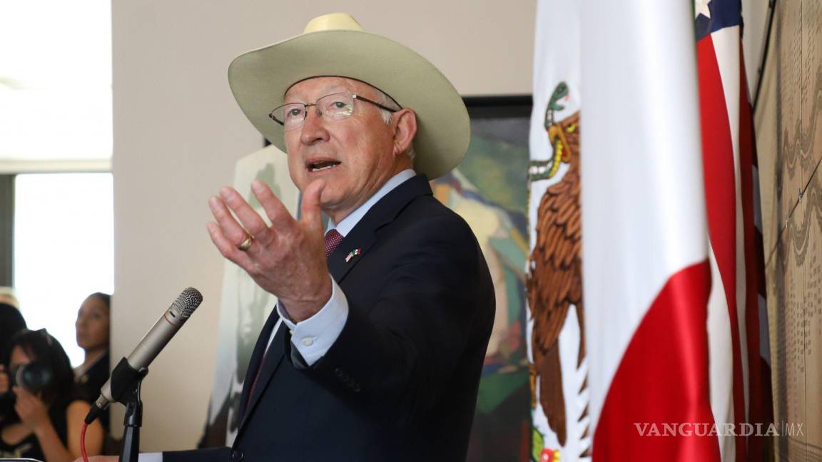 Ingratos con Ken Salazar: el embajador que apapachó al obradorato