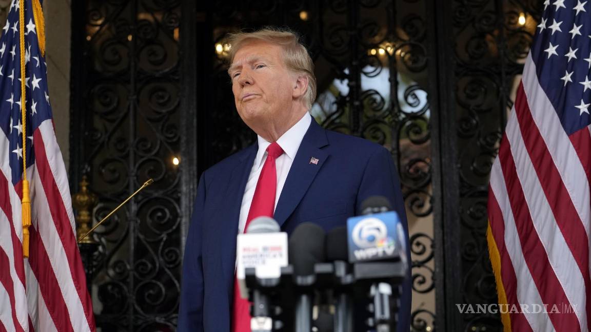 $!En su mansión de Mar-a-Lago, en Florida, Donald Trump volvió a decir que “no hay un caso” en su contra.