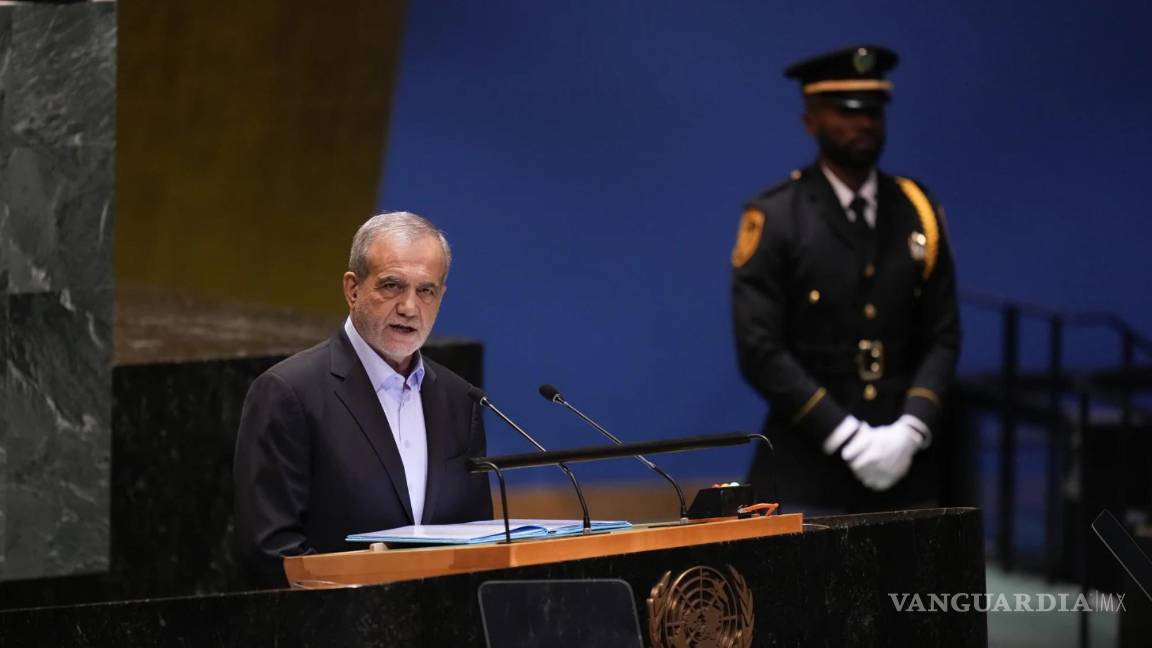 $!El presidente de Irán, Masoud Pezeshkian, se dirige a la 79ª sesión de la Asamblea General de las Naciones Unidas en la sede de las Naciones Unidas.