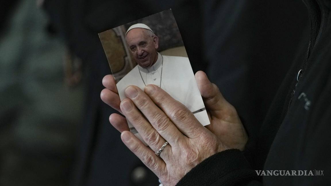 Ante leve mejoría en su salud, Papa Francisco participa vía remota en un retiro espiritual