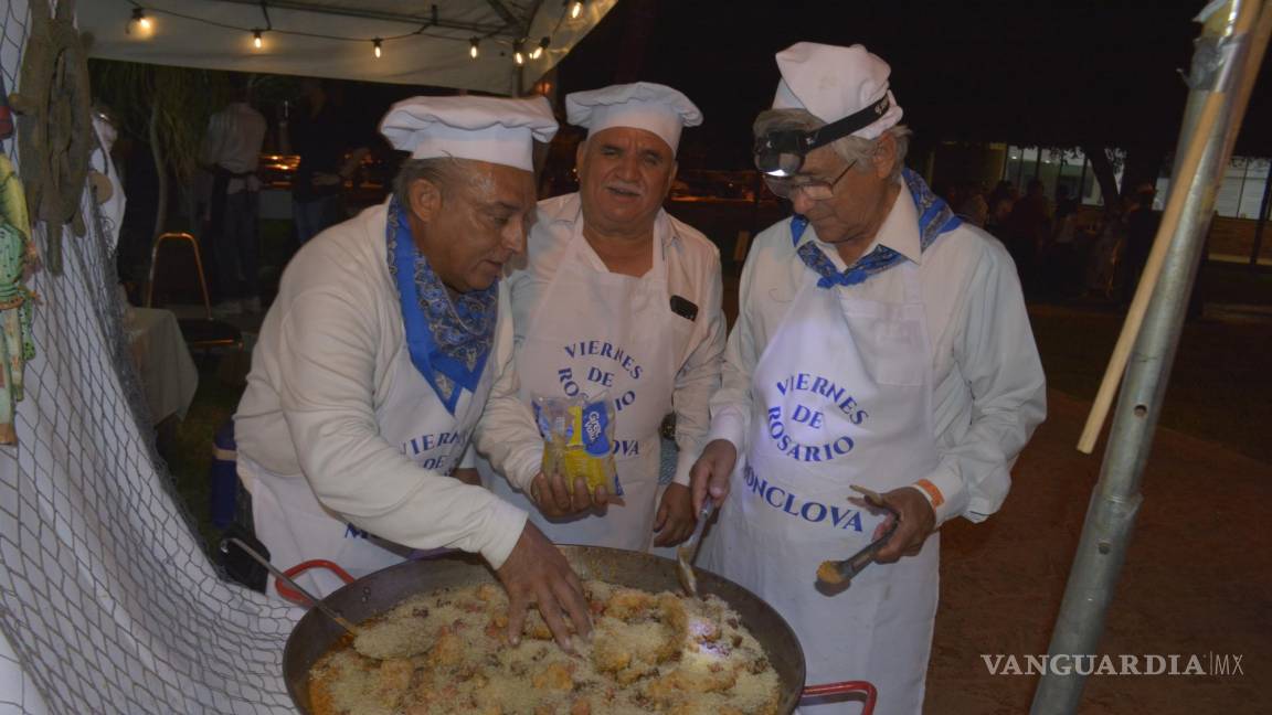 Desde Monclova con amor ... Aficionados, amigos, expertos y familias cocinan su mejor paella