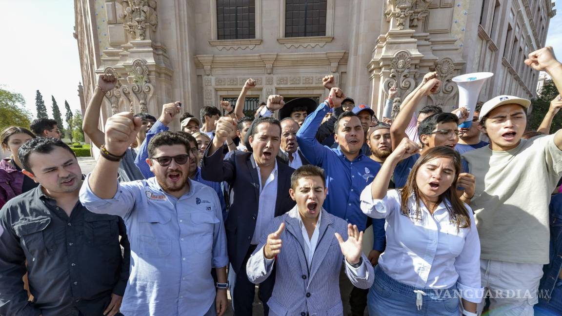 Alumnos del Tec Saltillo demostraron amor a su instituto