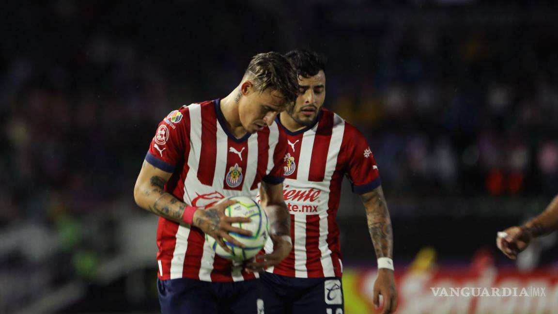 Alexis Vega, ‘Chicote’ Calderón y Raúl Martínez quedarían fuera de las Chivas: Club Guadalajara rescindiría sus contratos