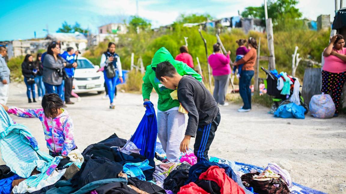 Llega a colonias vulnerables de Monclova Operativo Abrigo; se vienen temperaturas congelantes